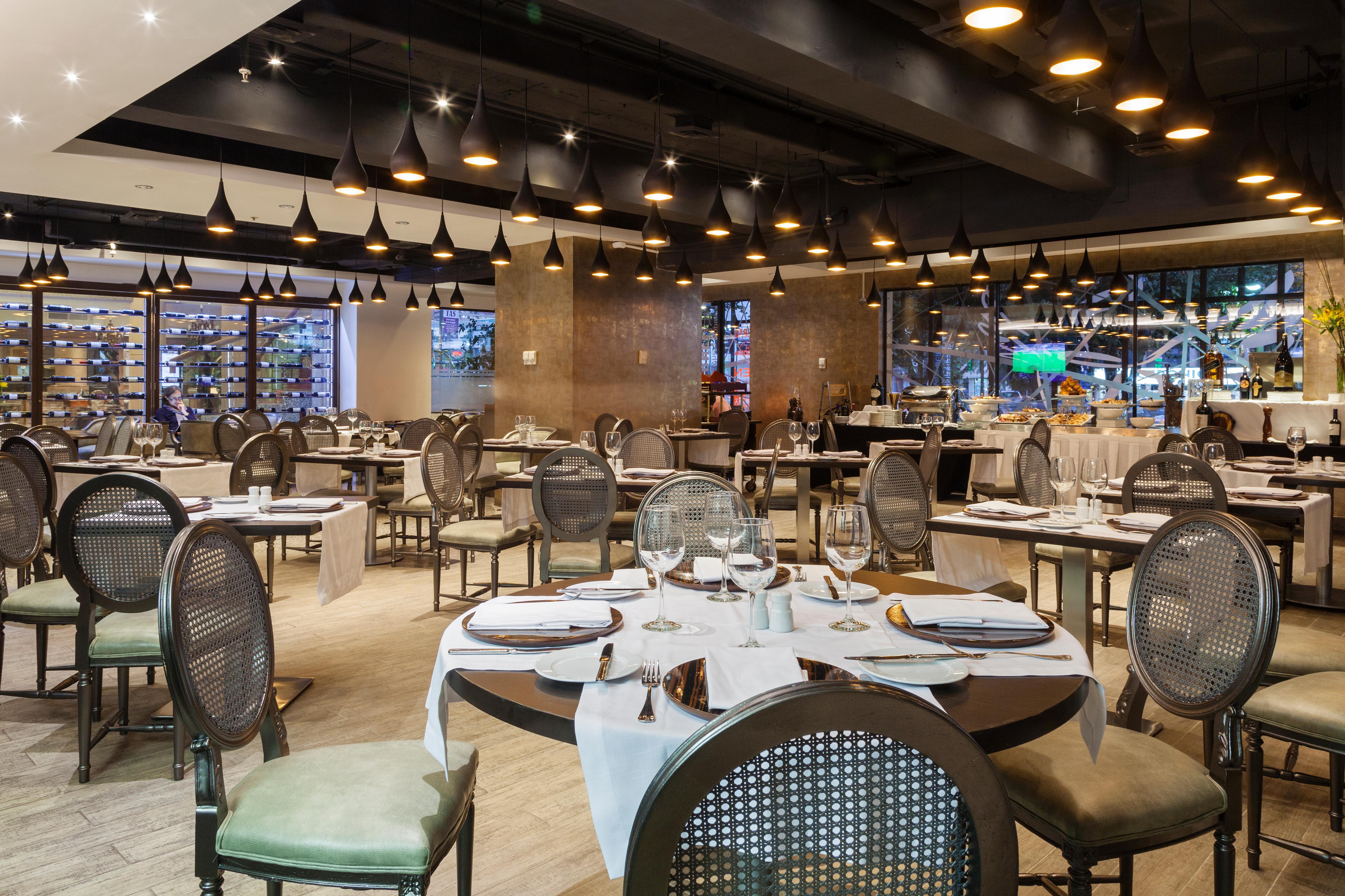 Hotel Regal Pacific Сантьяго Экстерьер фото Restaurant in the hotel