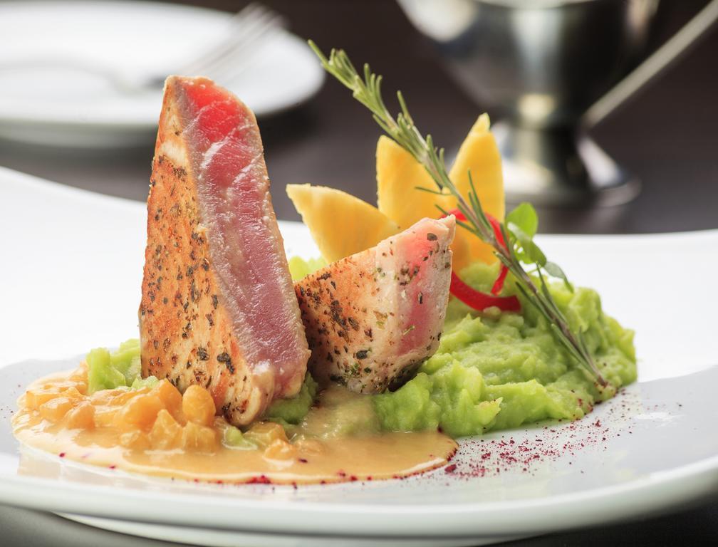 Hotel Regal Pacific Сантьяго Экстерьер фото Tuna steak